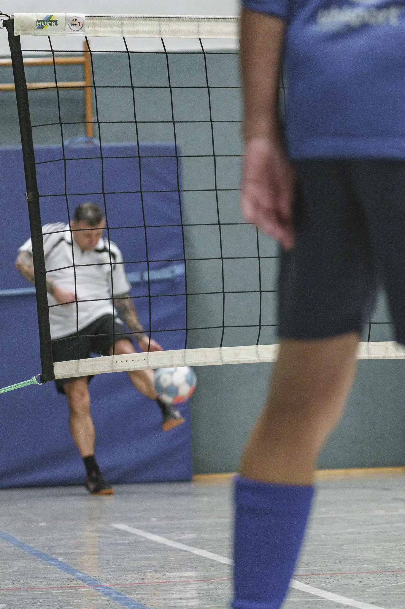 Anstoß beim Fußball-Tennis