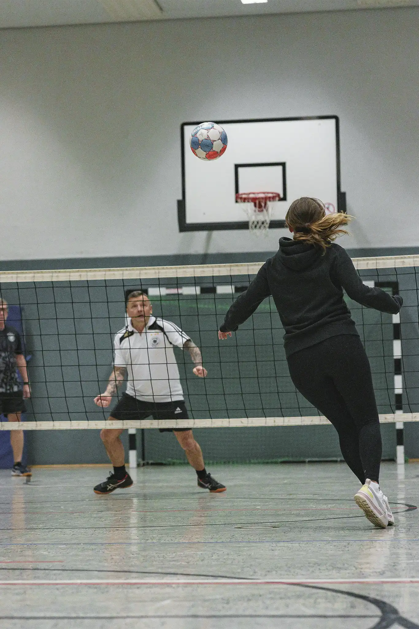 Fußball-Tennis Spielgeschehen